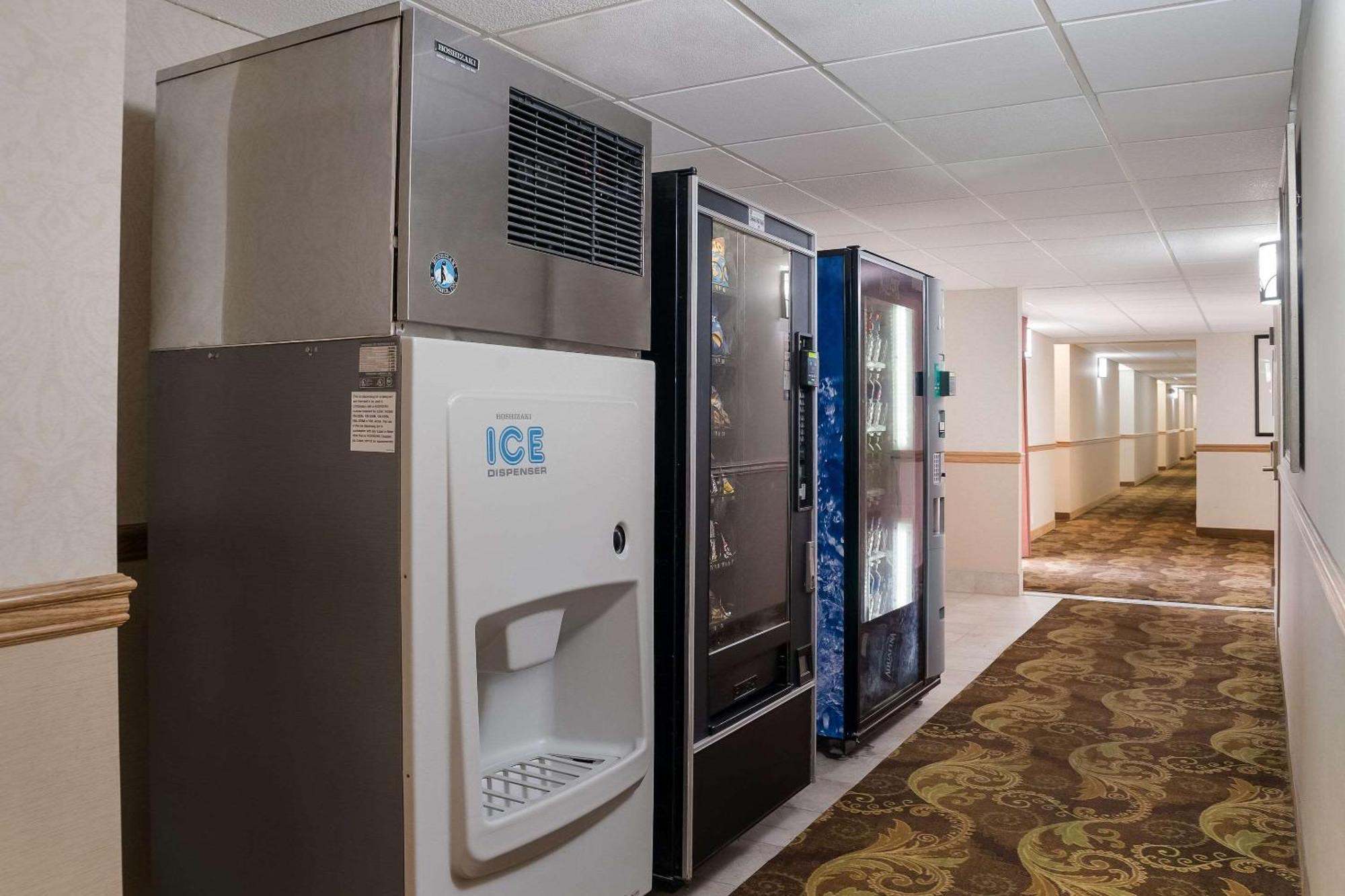 Quality Inn & Suites Saginaw Extérieur photo