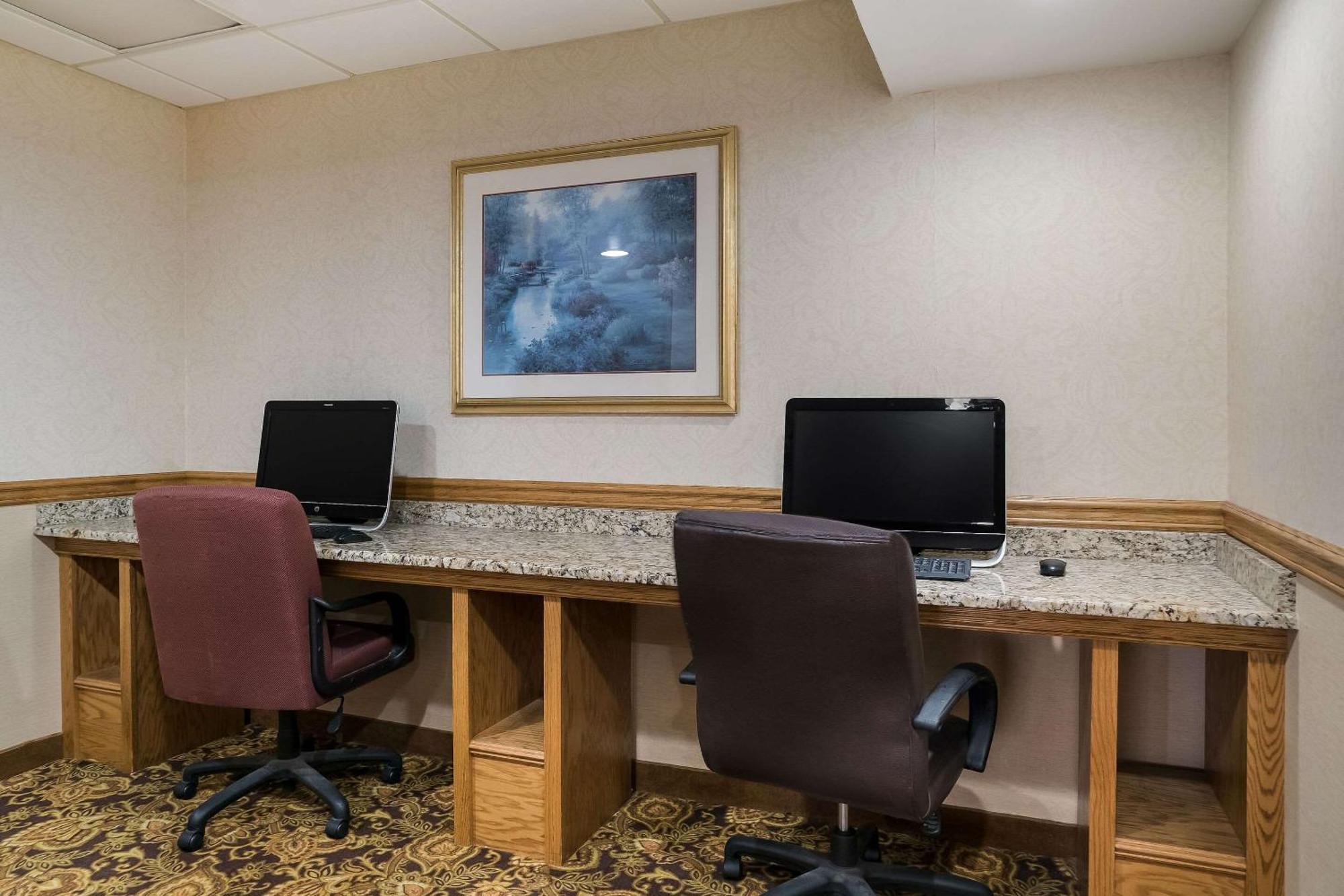 Quality Inn & Suites Saginaw Extérieur photo