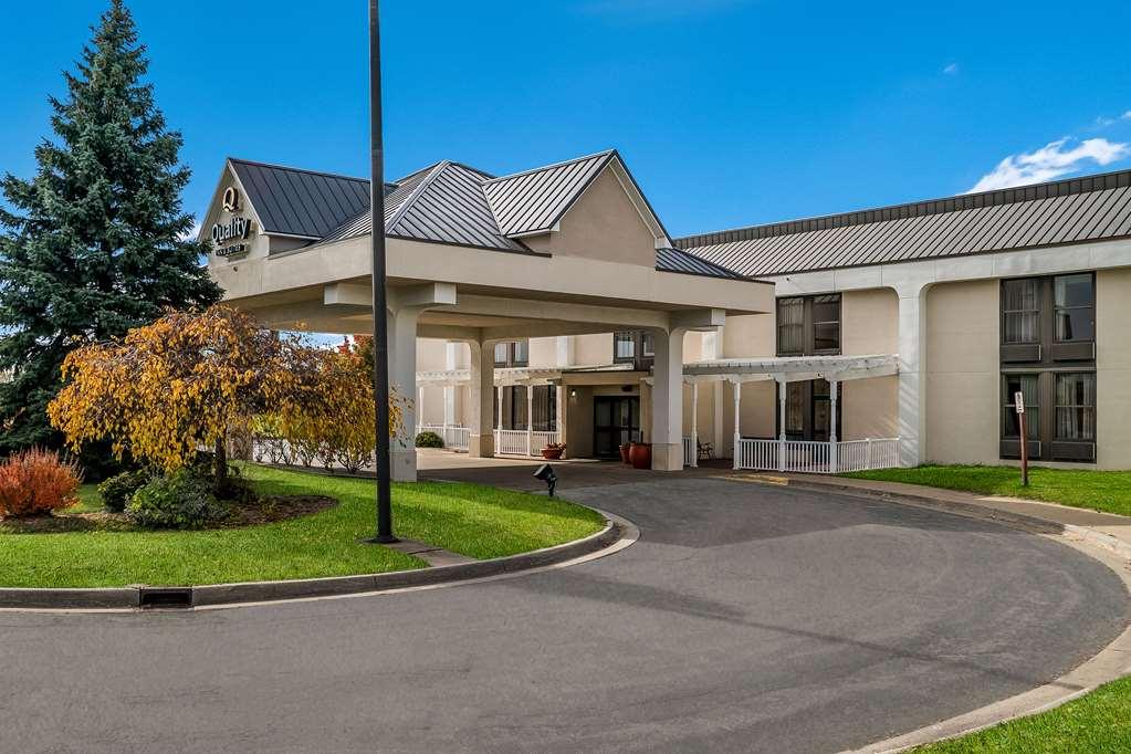 Quality Inn & Suites Saginaw Extérieur photo
